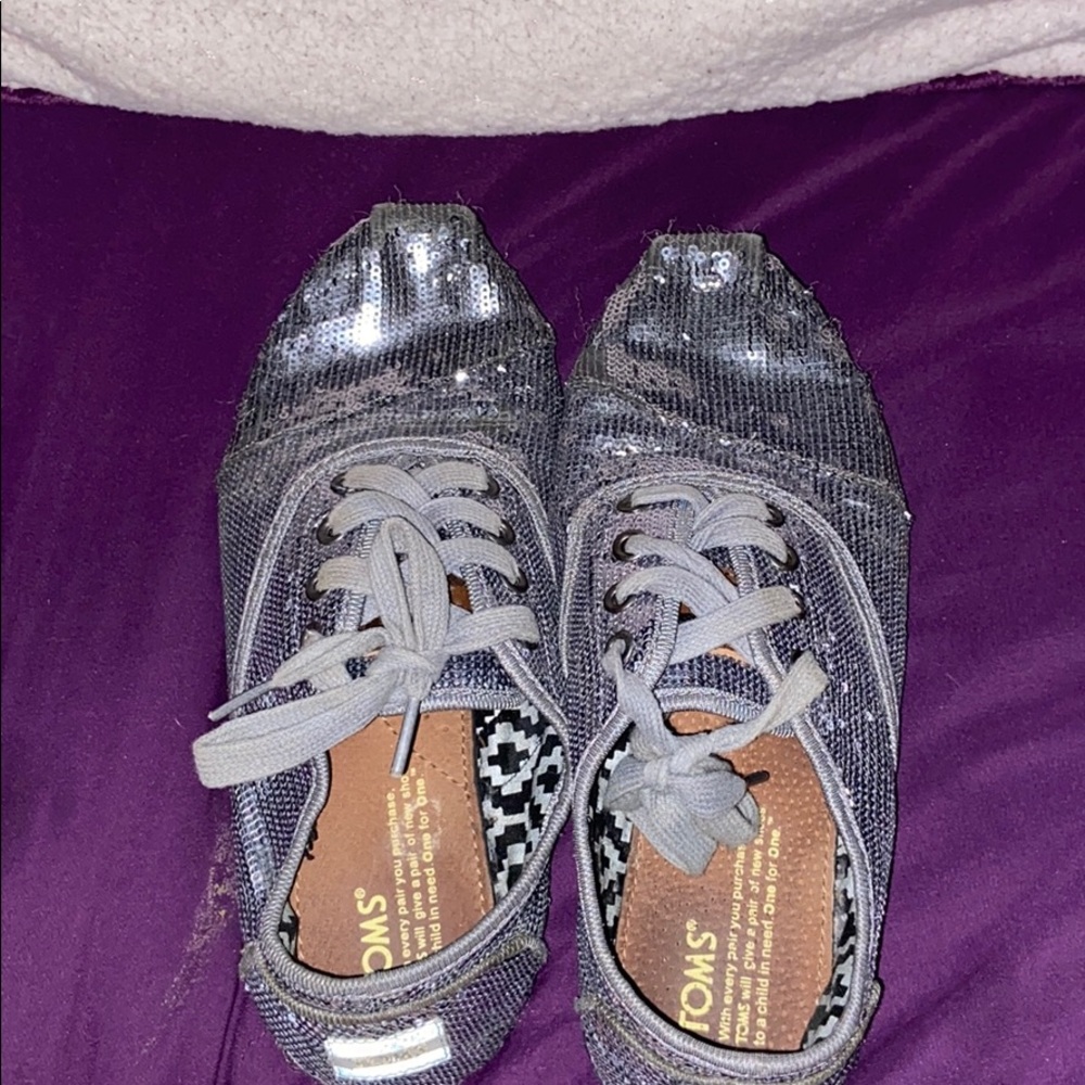 Toms Shoes